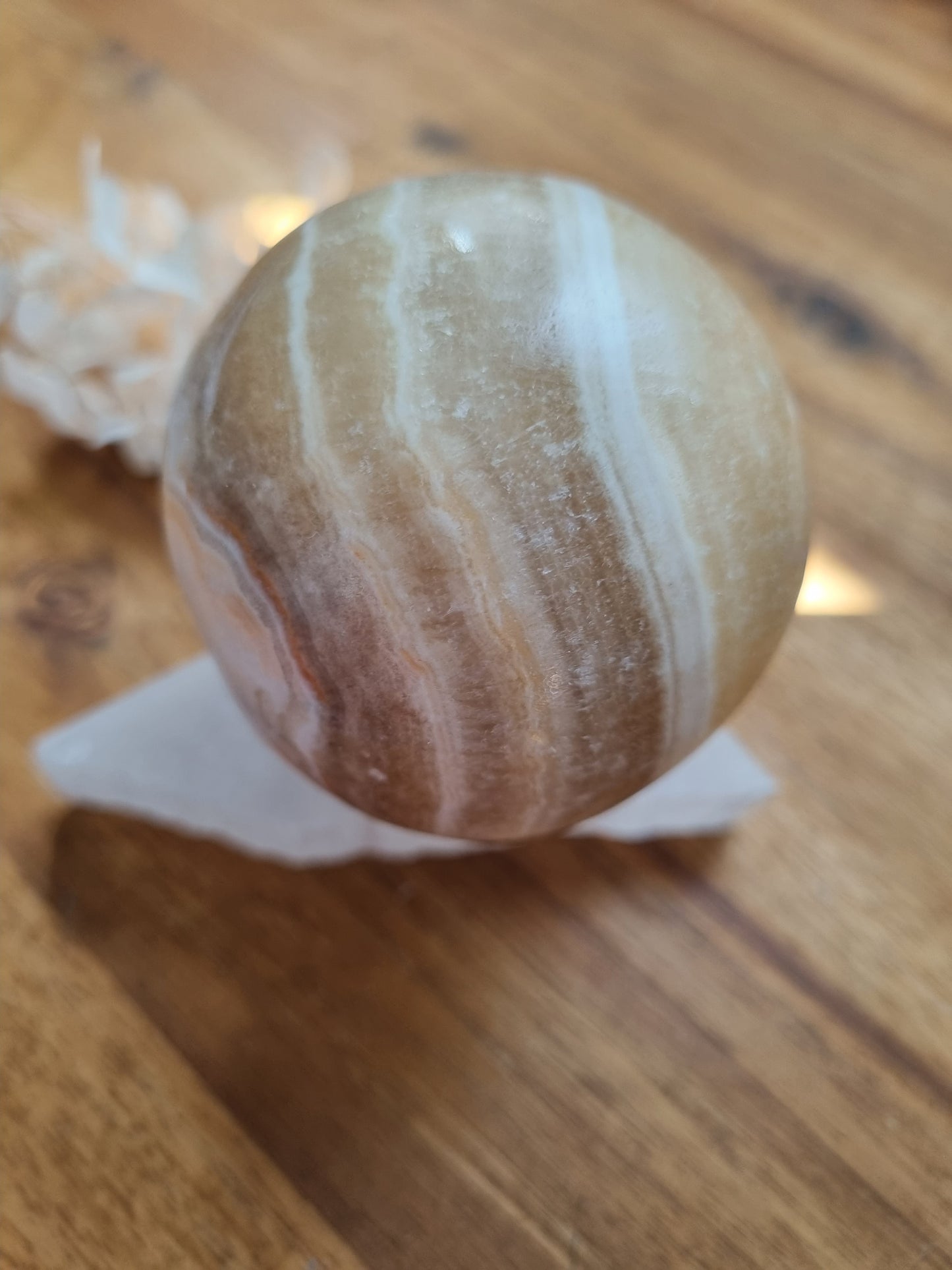 Banded Calcite Sphere 6.5cm / Onyx / Aragonite