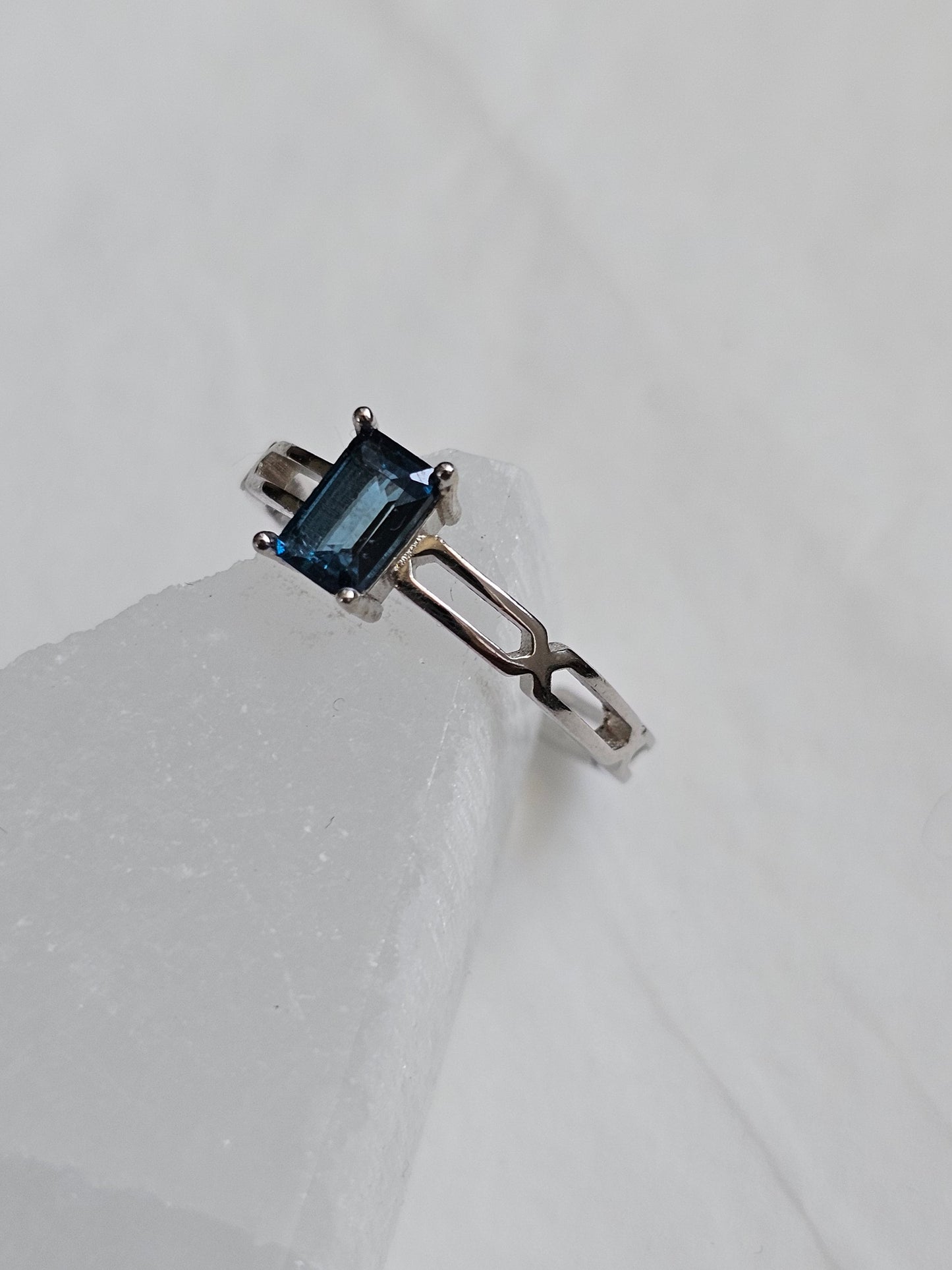 Sapphire silver ring - adjustable