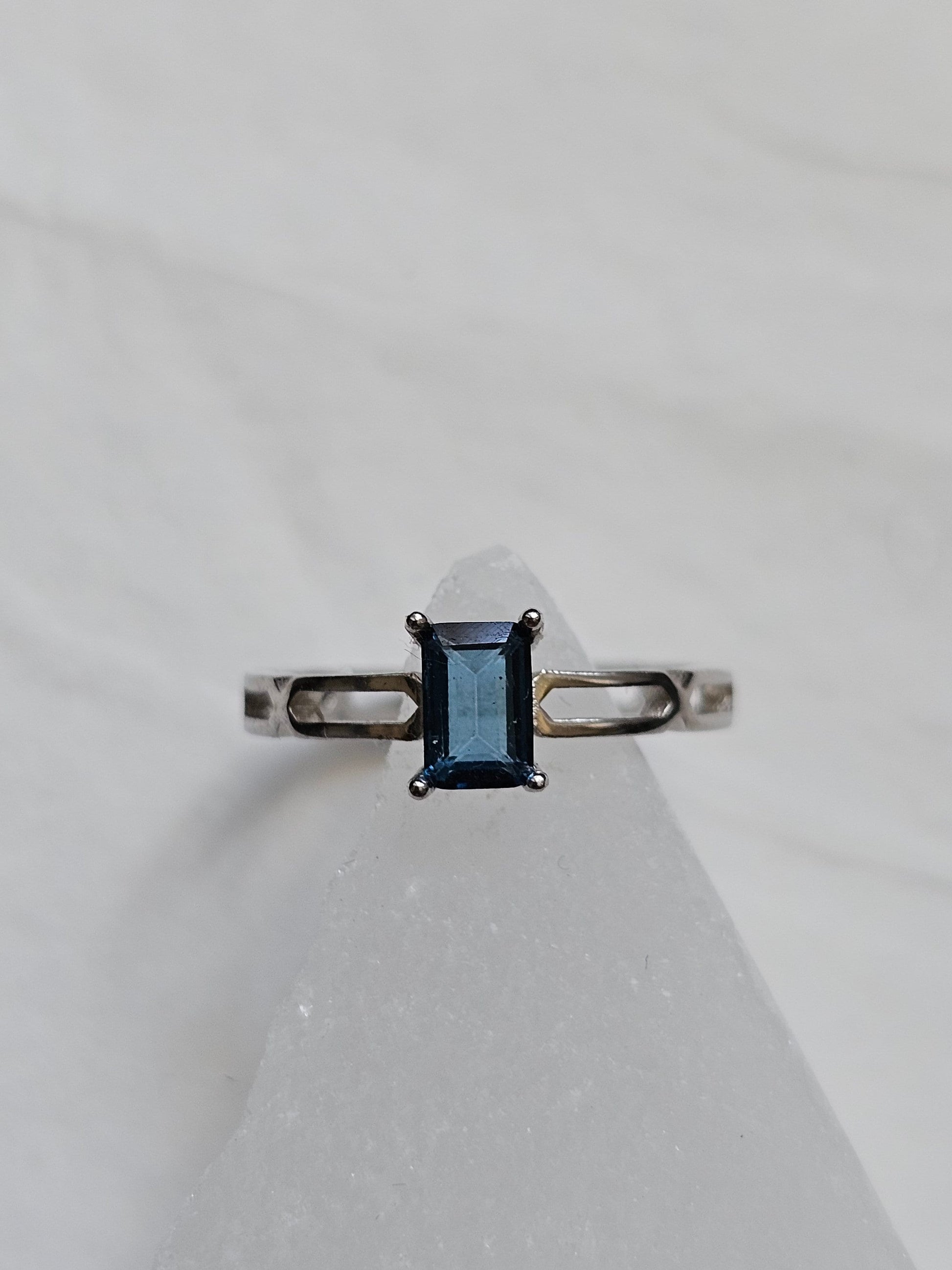 Sapphire silver ring - adjustable