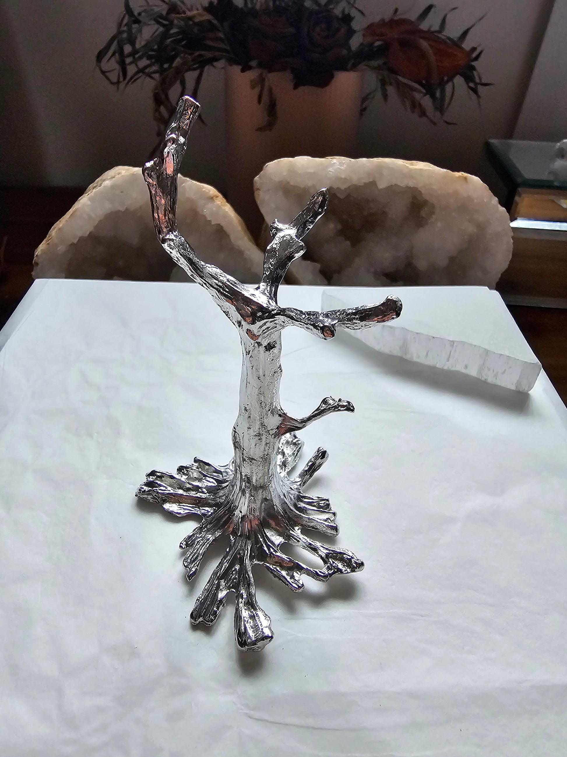 Silver tree sphere holder