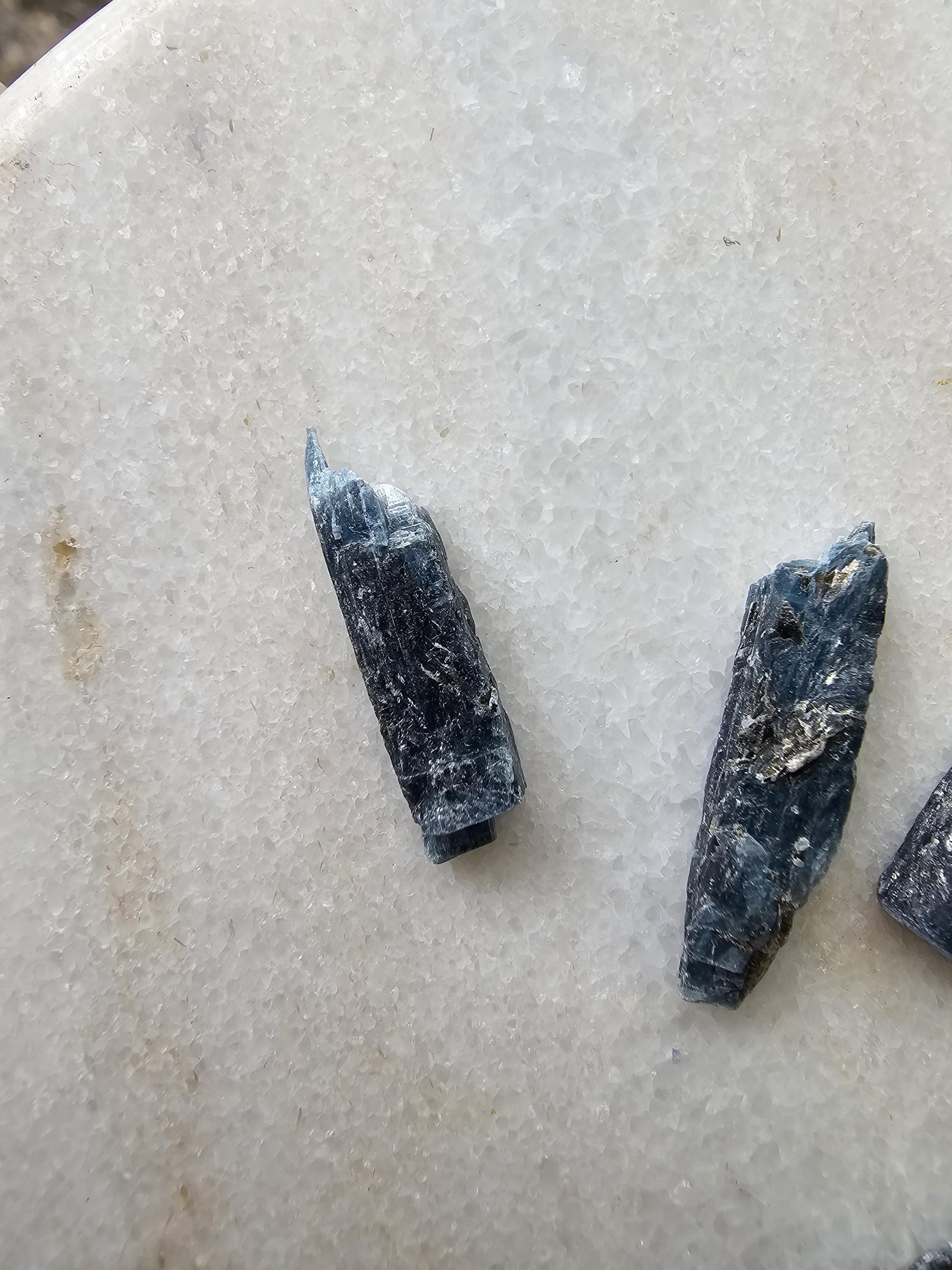 Ocean Kyanite blades - Harts range NT Australia / Cyan blue