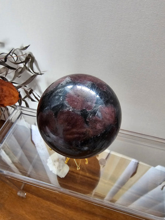 garnet sphere with astrophylite