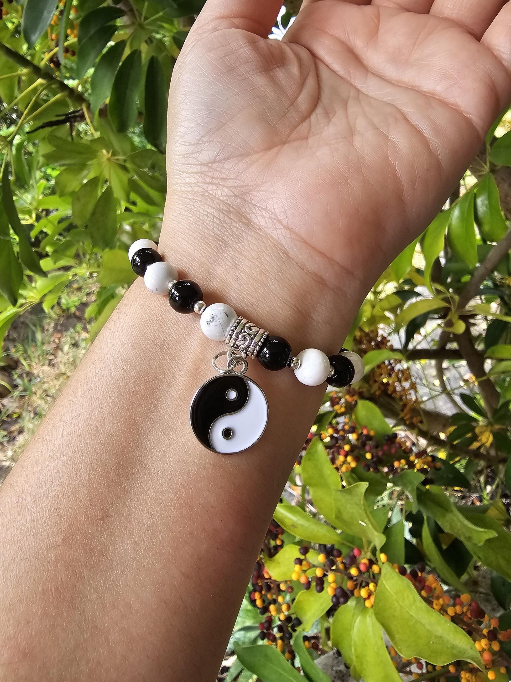 Yin Yang beaded bracelets - Howlite / obsidian