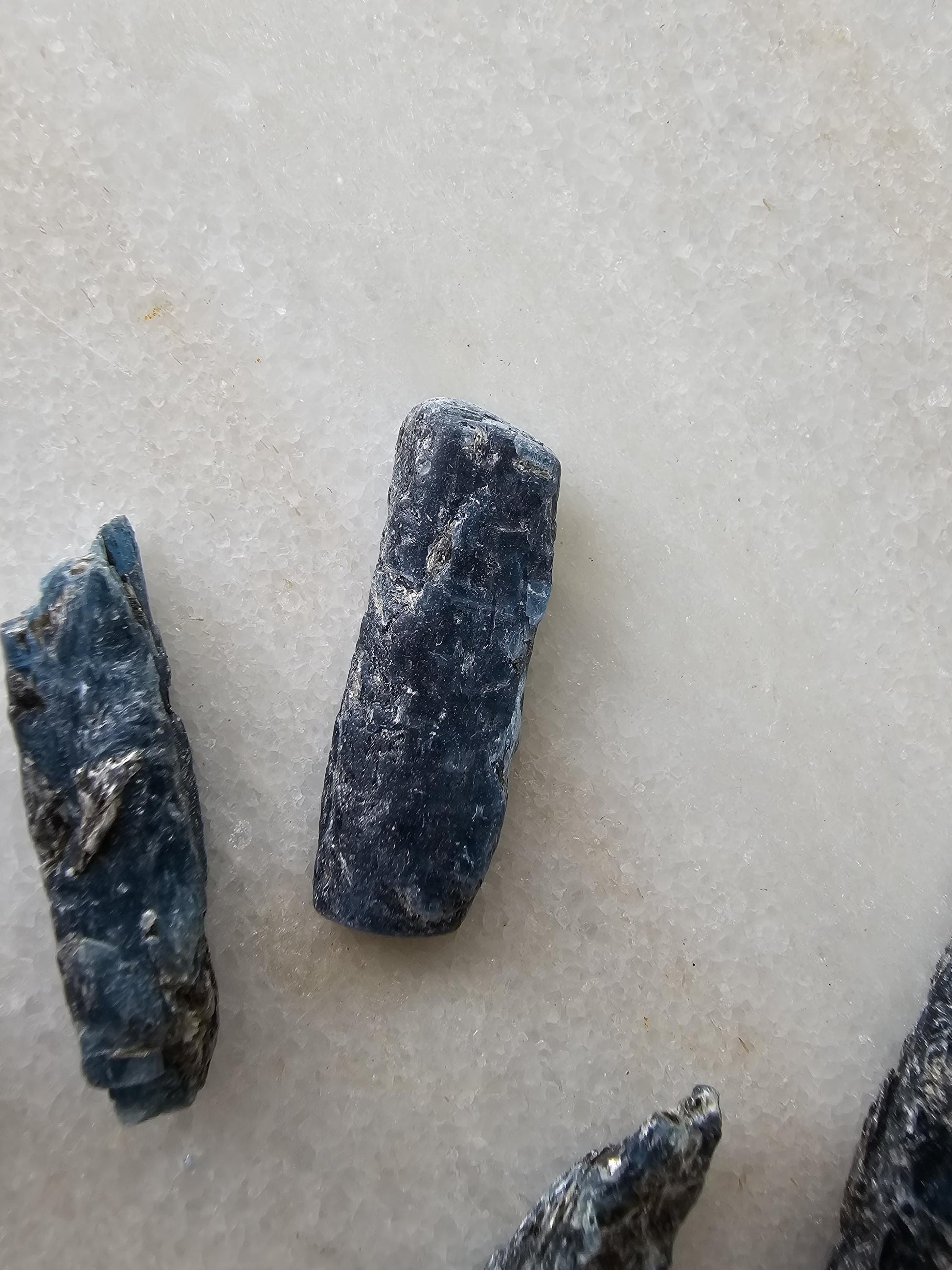 Ocean Kyanite blades - Harts range NT Australia / Cyan blue