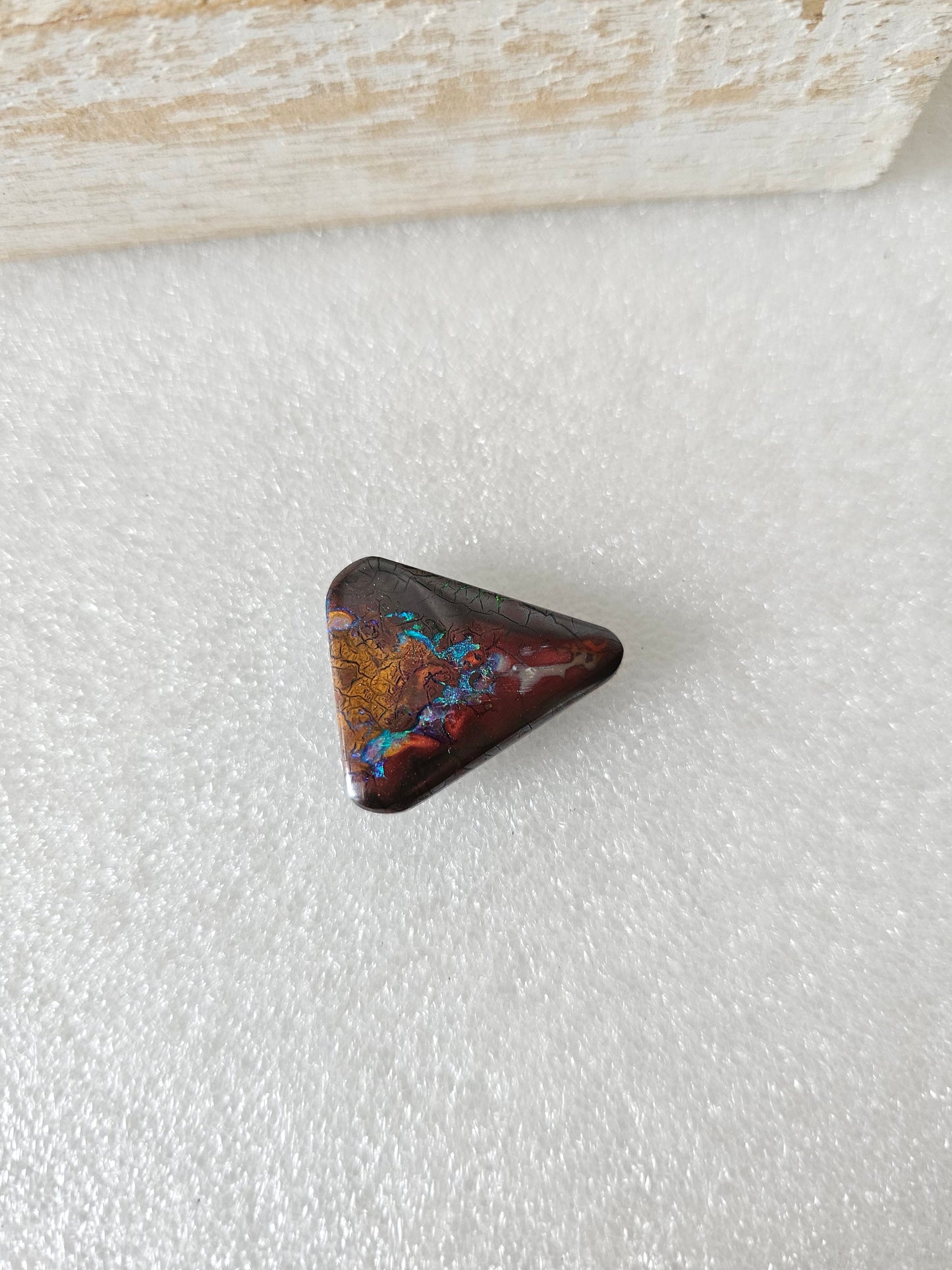 Triangle boulder opal / Australian QLD / Cabochon