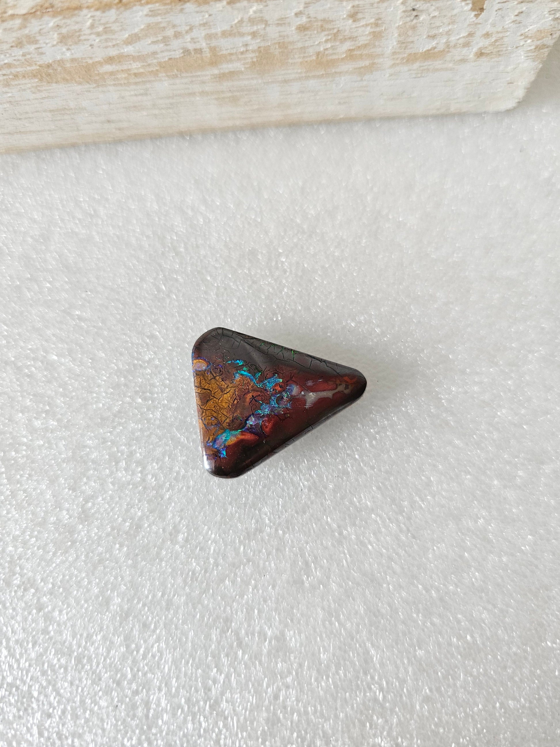 Triangle boulder opal / Australian QLD / Cabochon